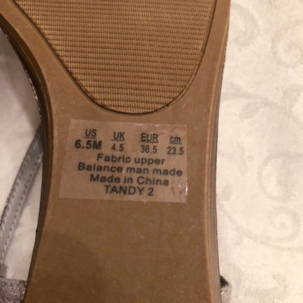 CARLOS SANTANA Tandy 2 Feather Wedge Sandal - Picture 6 of 8